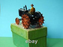 Britains Vintage 1948 Boxed Lead #127f Fordson Major Farm Tractor Spudded Wheels