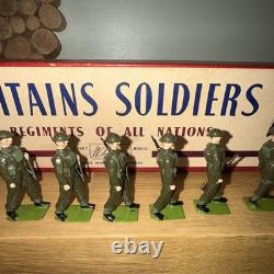 Britains Vintage British Infantry In Full Battle dress No. 1858, original box