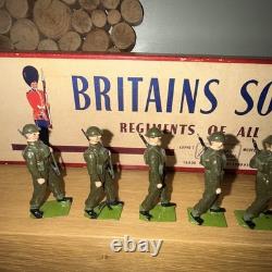 Britains Vintage British Infantry In Full Battle dress No. 1858, original box