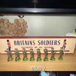 Britains Vintage British Infantry In Full Battle dress No. 1858, original box