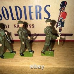 Britains Vintage British Infantry In Full Battle dress No. 1858, original box