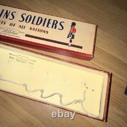 Britains Vintage British Infantry In Full Battle dress No. 1858, original box