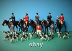 Britains Vintage Lead Hunt Meet Set Mounted & Standing Huntsmen / Women & Hounds