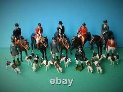 Britains Vintage Lead Hunt Meet Set Mounted & Standing Huntsmen / Women & Hounds