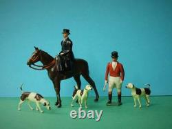 Britains Vintage Lead Hunt Meet Set Mounted & Standing Huntsmen / Women & Hounds