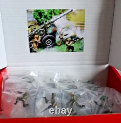 Britains WWII, Vintage Lead soldiers x13 /Bren-gun carrier 1/32 +Crescent Cannon