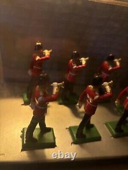 Britains W BRITAIN GRENADIER GUARD BAND SET excellent