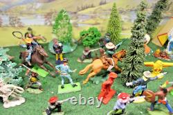 Britains /crescent Cowboy and American Indian attack 29pcs