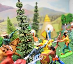 Britains /crescent Cowboy and American Indian attack 29pcs