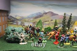 Britains /crescent Cowboy and American Indian attack 29pcs