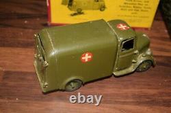 Britains rare Post War Set 1512 Army Ambulance Lead Figures excellent