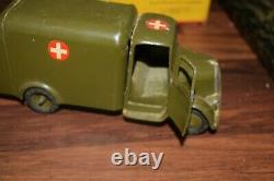 Britains rare Post War Set 1512 Army Ambulance Lead Figures excellent