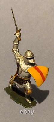 Britains set 1664, Knights of Agincourt foot knights 50's metal toy soldiers