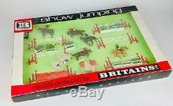 Britains -show Jumping- Horse Equestrian Dressage Figure Model Set 7954 -boxed