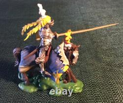 Collection of 22 rare vintage Britains Swoppet Knights with 3 on horses + spares