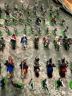Early Vintage Britains Deetail 1971 KNIGHTS Saracens MOUNTED & Infantry X70