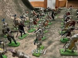 Early Vintage Britains Deetail 1971 KNIGHTS Saracens MOUNTED & Infantry X70