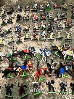 Early Vintage Britains Deetail 1971 KNIGHTS Saracens MOUNTED & Infantry X70