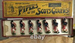 Excellent Vintage Britains Lead Figure Pipers of the Scots Guards Set 69 prewar