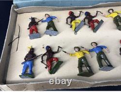 Extremely Rare Britains A Series 6a Set Cowboys & Indians On Foot. Boxed