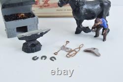FG TAYLOR & SON 1950s BOXED LEAD FARM SERIES VILLAGE BLACKSMITH SET No. 169
