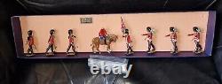 Hiriart Set 1205 GRENADIER GUARDS & PIONEERS 54mm Glossy Painted Metal Figures