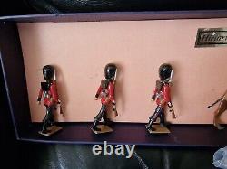 Hiriart Set 1205 GRENADIER GUARDS & PIONEERS 54mm Glossy Painted Metal Figures