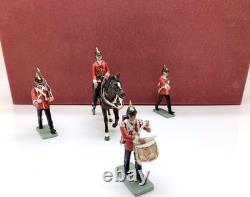 Hm Of Great Britain Toy Soldiers Marching Troops In Dress Uniform 54mm