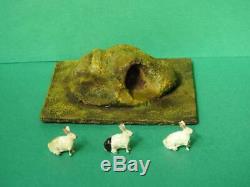 Hugar For Britains Vintage Rabbit Warren / Burrow With 3 Britains Lead Rabbits