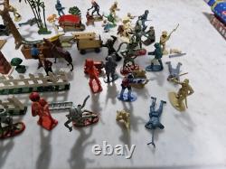 Job Lot Of Vintage Britain's Soldiers Plus Farm Plastic Lead Trees Spaceman
