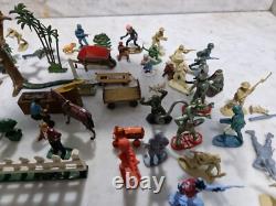 Job Lot Of Vintage Britain's Soldiers Plus Farm Plastic Lead Trees Spaceman