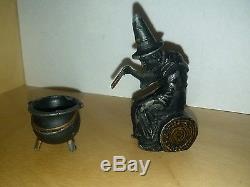 Johillco, John Hill Dorre Black and Gold Lead Witch and Cauldron. 1/32