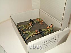 King & Country Sands of Iwo Jima Set 2, X4 Marines in Action in 130 Scale