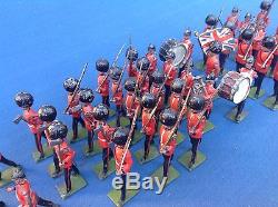 LARGE COLLECTION OF 1920s BRITAINS LEAD SOLDIERS. RARE COLLECTION