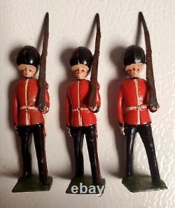 LOT OF (20) VINTAGE Metal Toy British Soldier's BRITAINS LTD PROPRIETARY