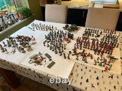 Large collection of various vintage toy soldiers including Britains & Airfix