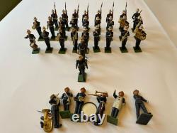 Large collection of various vintage toy soldiers including Britains & Airfix