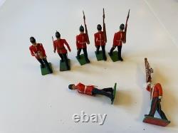 Large collection of various vintage toy soldiers including Britains & Airfix