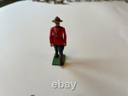 Large collection of various vintage toy soldiers including Britains & Airfix