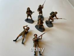 Large collection of various vintage toy soldiers including Britains & Airfix