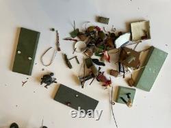 Large collection of various vintage toy soldiers including Britains & Airfix