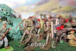 Lone star/Hilco/Britains/Crescent WW2 soldiers x39 + Cannon+Store chest 1960s