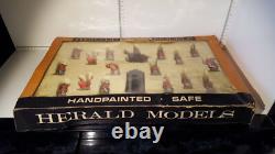 (Lot 366) Britain Herald Models Highlanders Complete Window Boxed Set 7109