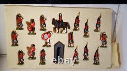 (Lot 366) Britain Herald Models Highlanders Complete Window Boxed Set 7109