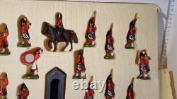 (Lot 366) Britain Herald Models Highlanders Complete Window Boxed Set 7109