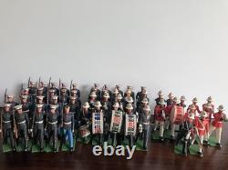 Lot Of 52 Vintage Britains Eyes Right Plastic Marines & Band Toy Soldiers