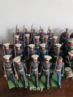 Lot Of 52 Vintage Britains Eyes Right Plastic Marines & Band Toy Soldiers Lot Of 52 Vintage Britains Eyes Right Plastic Marines & Band Toy Soldiers
