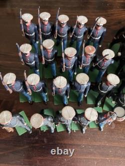 Lot Of 52 Vintage Britains Eyes Right Plastic Marines & Band Toy Soldiers