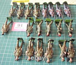 Mint 1950s Britains Hollow-cast Toy Soldiers x 20 including Parachute Regiment