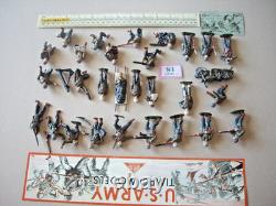 Mint 1950s Metal Hollow-Cast Timpo USA American WW2 Combat GIs x 30 pieces (#18)